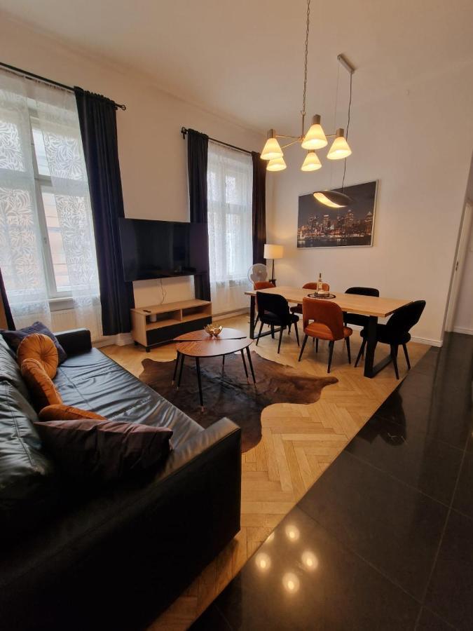 Golden Pearl - Main Square, 100 Sqm, 4 Rooms Краков Экстерьер фото