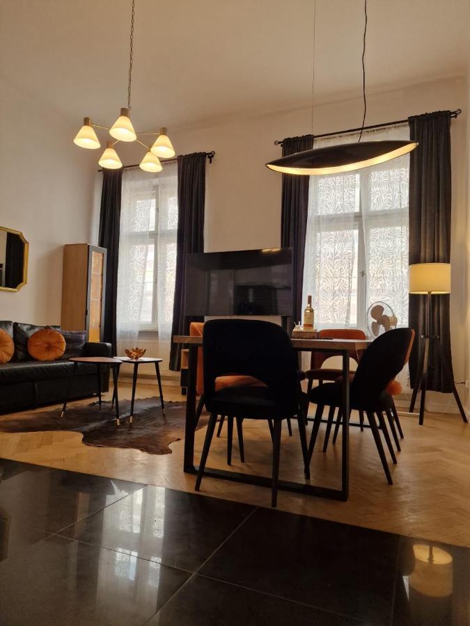 Golden Pearl - Main Square, 100 Sqm, 4 Rooms Краков Экстерьер фото