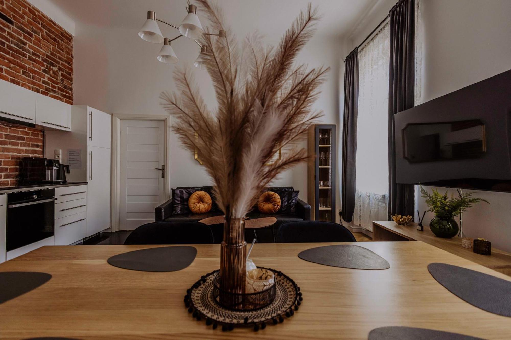 Golden Pearl - Main Square, 100 Sqm, 4 Rooms Краков Экстерьер фото
